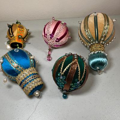 Lot 80 Vintage MCM Kit ornaments