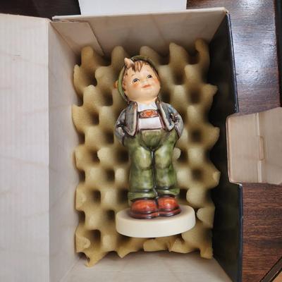 Collection of 5 M.J. Goebel Hummel Figurines