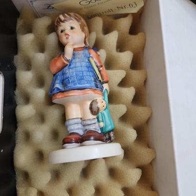 Collection of 5 M.J. Goebel Hummel Figurines