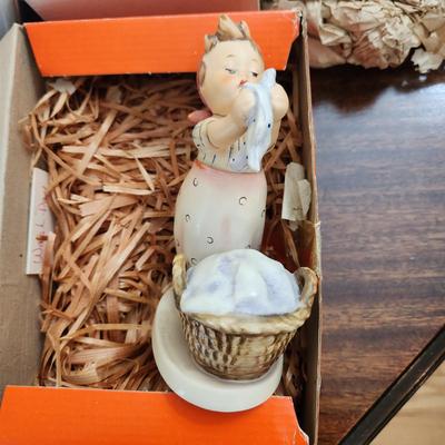 Collection of 5 M.J. Goebel Hummel Figurines