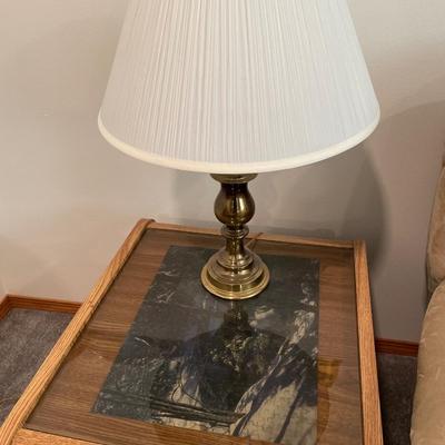 2 vintage end tables with brass lamps
