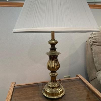 2 vintage end tables with brass lamps