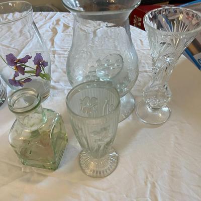 Sale Photo Thumbnail #351: Lot of Assorted Glass Flower Vases