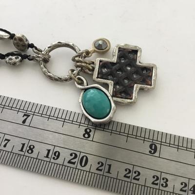 Unmarked silver tone fashion necklace