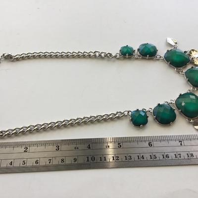 Silver tone green fashion necklace