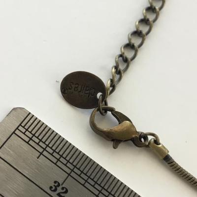 Claire’s fashion blue necklace
