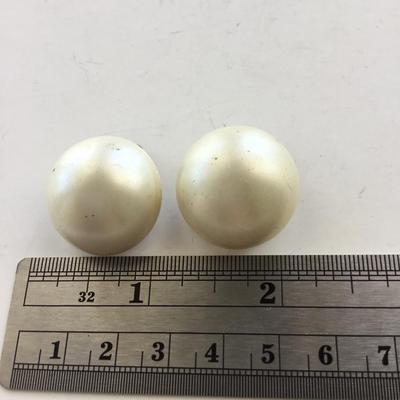 Faux pearl clip on earrings