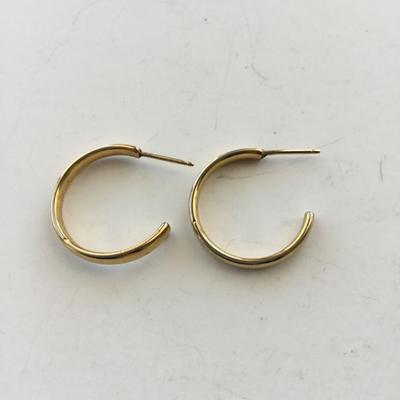 Gold tone hoop earrings