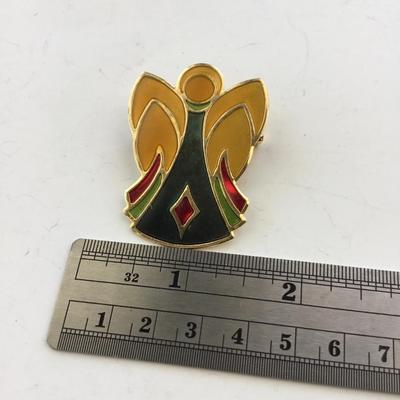 Gold tone unmarked angel vintage pin