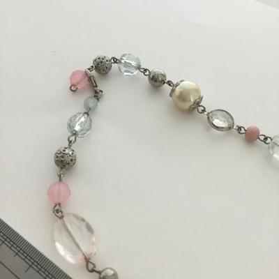 Unmarked beautiful beaded fashion necklace