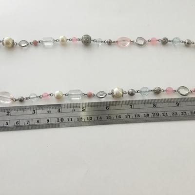 Unmarked beautiful beaded fashion necklace