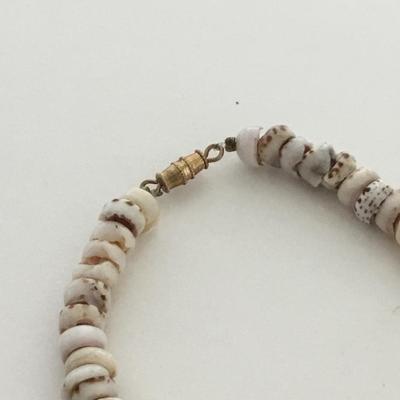 Vintage clasp shell collar necklace