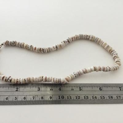Vintage clasp shell collar necklace