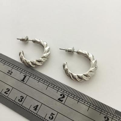 Unmarked silver tone fashion earrings