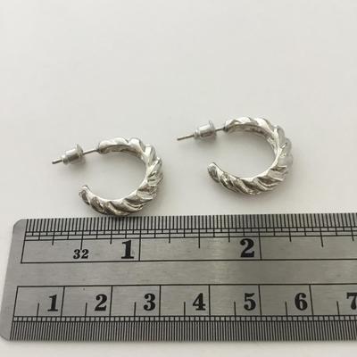 Unmarked silver tone fashion earrings