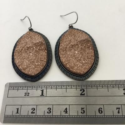 Beautiful unique dangle fashion earrings