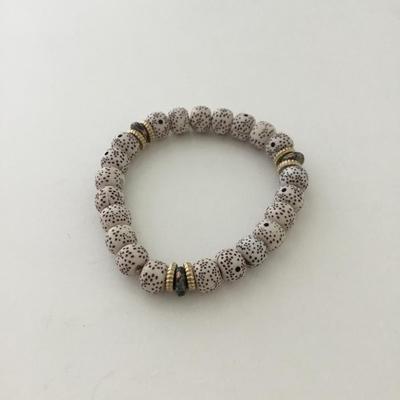 Beautiful stretchy fashion beaded bracelet