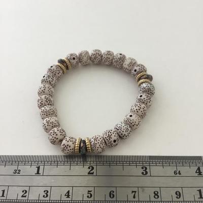 Beautiful stretchy fashion beaded bracelet