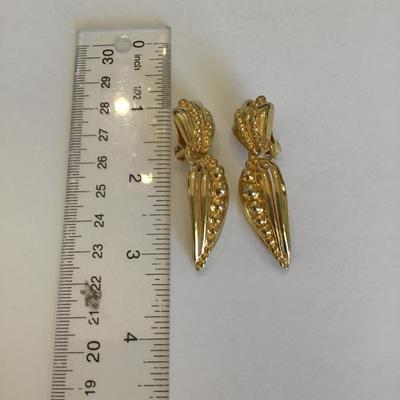 Vintage gold tone clip on earrings