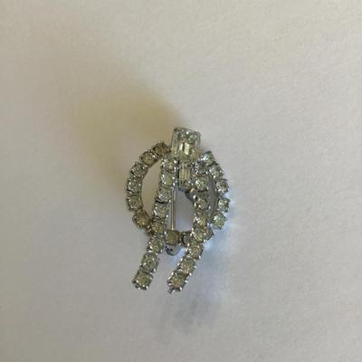 Vintage Rhinestone brooch