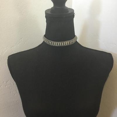 Beautiful vintage, mesh, rhinestone choker necklace