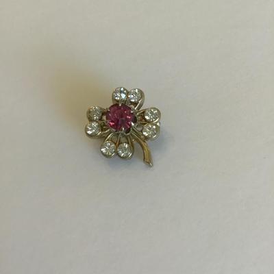 Cute flower brooch pin