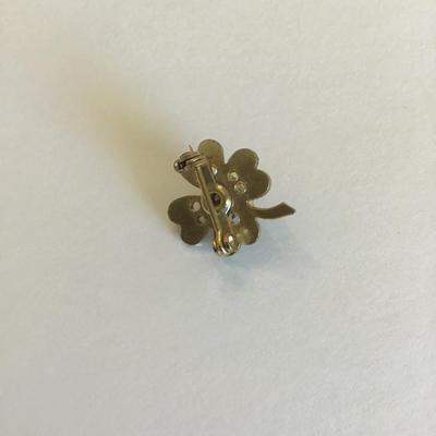 Cute flower brooch pin