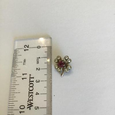 Cute flower brooch pin