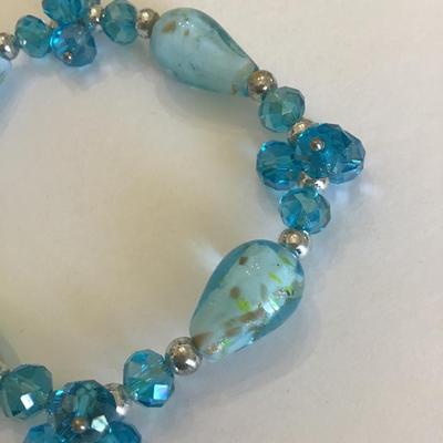 Pretty blue Rhinestone and art glass stretch bracelet