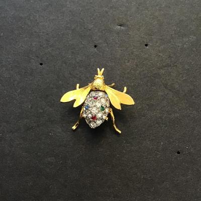 Beautiful, gold tone, bug brooch