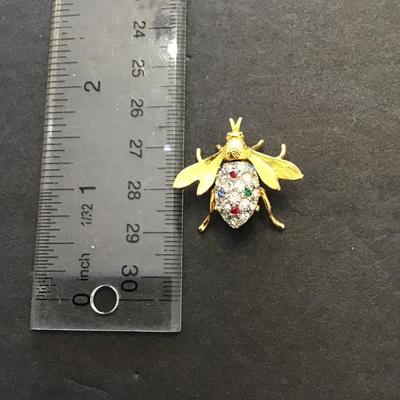 Beautiful, gold tone, bug brooch