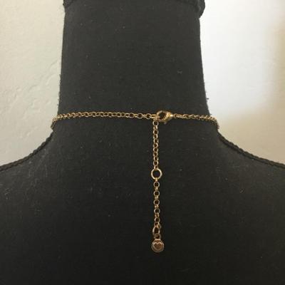 Beautiful vintage, gold tone, light pearly, glass bead, wire, wrapped triangle pendant necklace very pretty