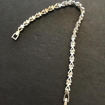 Very nice vintage Avon tennis bracelet