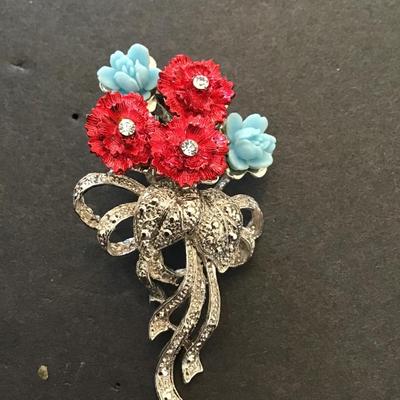 Beautiful vintage floral bouquet, brooch