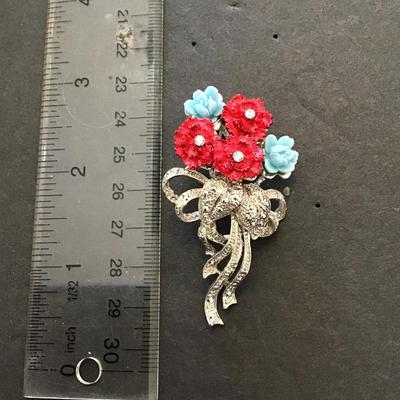 Beautiful vintage floral bouquet, brooch