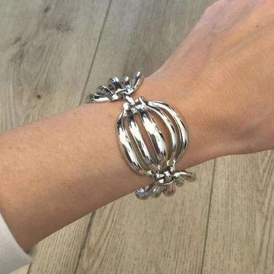 Vintage, silver, toned, scallop panel bracelet excellent condition