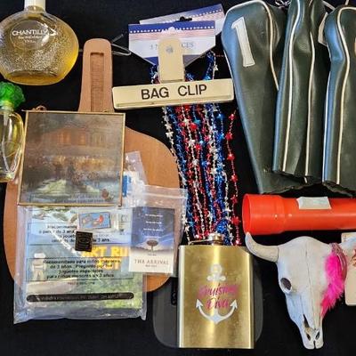 Sale Photo Thumbnail #414: Huge Vintage Household & Grab bag items Kitchen accessories lot ect...

Will receive all items pictured as is.