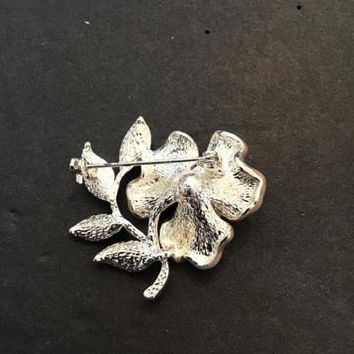 Sale Photo Thumbnail #93: Beautiful, vintage, flower, enamel brooch please see attached photos