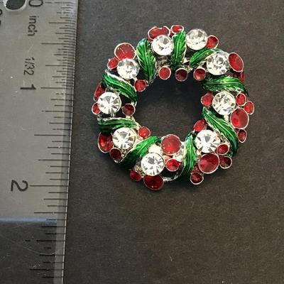 Sale Photo Thumbnail #193: Vintage very nice Christmas wreath brooch. Please see attached photos.