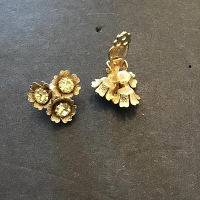 Sale Photo Thumbnail #198: Vintage goldtone, fashion earrings. Please see attached photos.