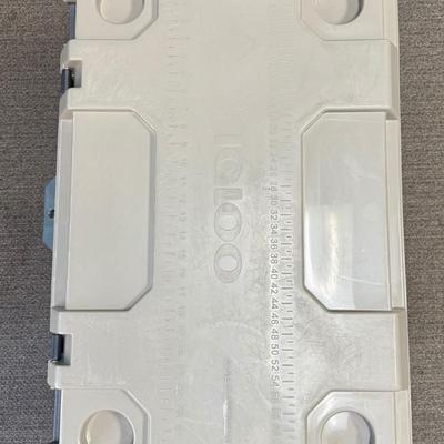 Sale Photo Thumbnail #515: Injection Mold Construction with UV Inhibitors, Cool Riser Technology®, Ultratherm® Insulated Lid and Body, Non-slip, Comfort Grip Steel Braided Cable Handles, Rubberized Lid T-latches.
Some light scratches on the top of the lid, but otherwise in like-n