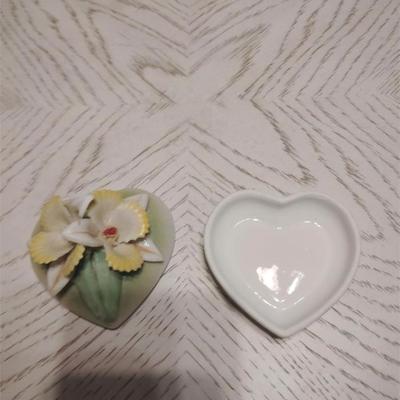 trinket box ceramic