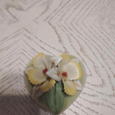 trinket box ceramic