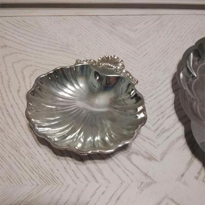 metal trays