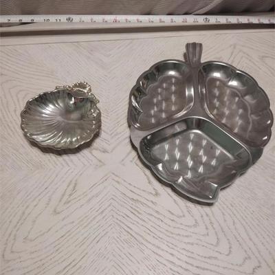 metal trays