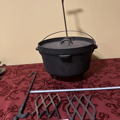 Cast Iron Camp Dutch Oven