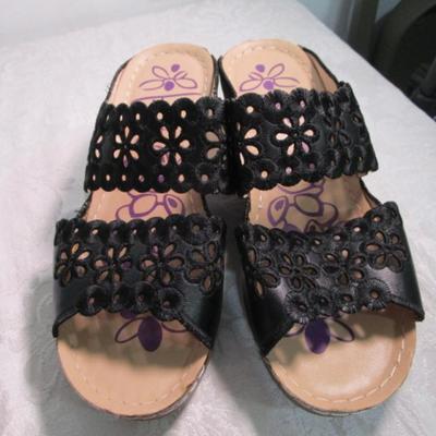 Sale Photo Thumbnail #333: Tan sandals are Report size 7-1/2, black sandals are size 8