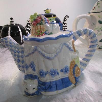 Sale Photo Thumbnail #355: 4" tall without lid, 4-1/2" wide without spout & handle, See pictures