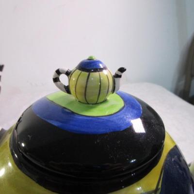 Sale Photo Thumbnail #368: 5-1/4" tall without lid x 6-1/4" without spout & handle, see pictures