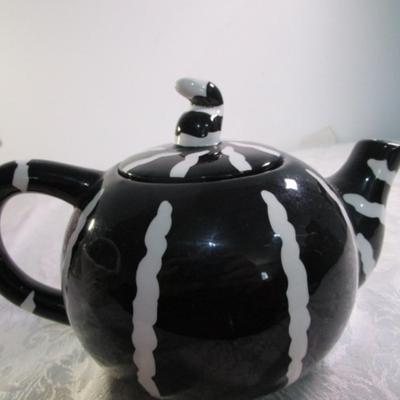 Sale Photo Thumbnail #373: 4-1/2" tall without lid x 5-1/2" wide without spout & handle, see pictures